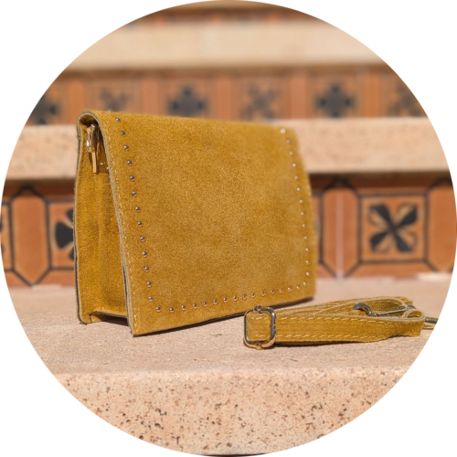 Pelle · 26-01 (300) MOSTAZA